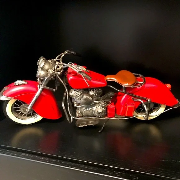 Harley Davidson Motorcycle. Collectable Metal. NEW - Picture 1 of 8